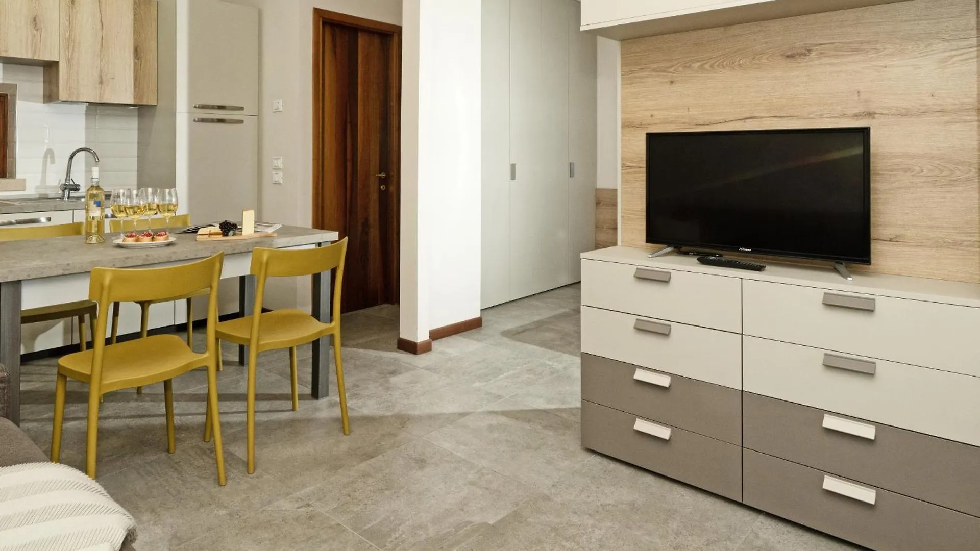 Lauri By Wonderful Italy Apartment Desenzano del Garda 0*,  Italy