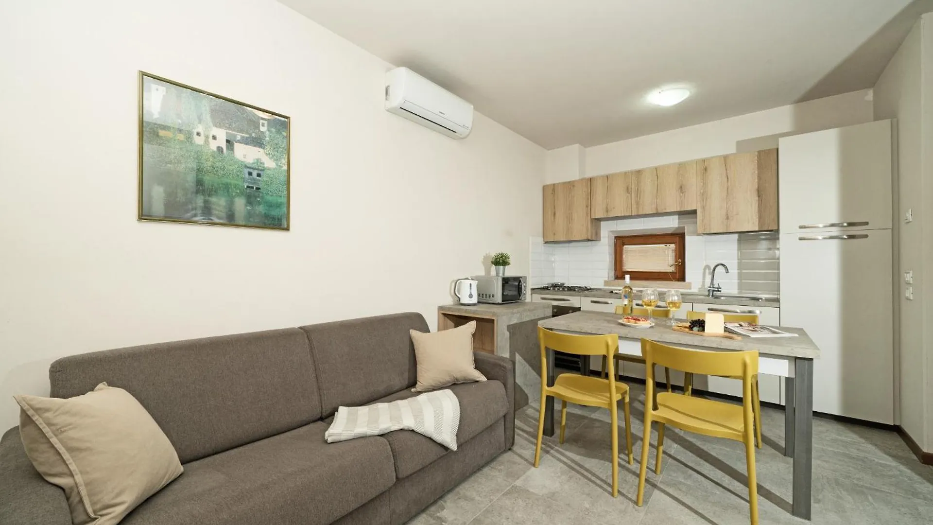 Lauri By Wonderful Italy Apartment Desenzano del Garda